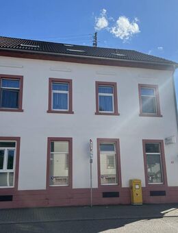 3 +1 = Ideale Kombi! 3 Familienhaus mit kleiner Gewerbeeinheit in KA-Grünwettersbach - Karlsruhe