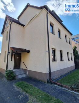 Teilvermietetes Dreifamilienhaus in schöner Wohnlage mit zwei Einzelgaragen - Nürnberg