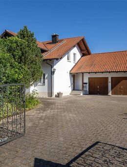 Einfamilienhaus mit Doppelgarage zu verkaufen - Trunkelsberg