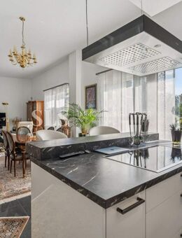 Repräsentatives Penthouse mit Dachterrasse, Einbauküche und Einzelgarage direkt am Rosengarten - Recklinghausen