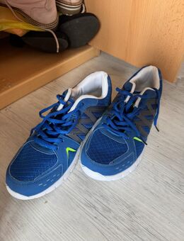 Turnschuhe NEU Größe 42 - Fronhausen