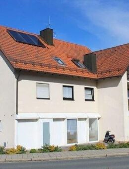 GEMÜTLICH UND FUNKTIONELL: 3-Zimmer-Wohnung im kleinem Mehrfamilienhaus - Seubersdorf (Oberpfalz)
