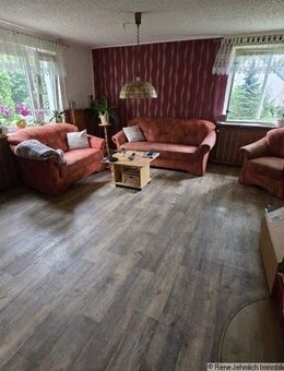 Sanierungsbedürftiges EFH mit 212qm auf 1.770qm Grundstück mit Pool & Doppelgarage + Gartenhaus - Chemnitz