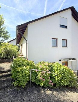 Baselblick! Großes Einfamilienhaus mit Einliegerwohnung und Garten - Inzlingen