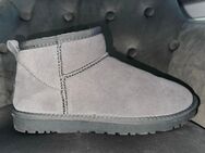 UGG Boots/UGG Schuhe NEU Preis Verhandelbar - Königsbrunn