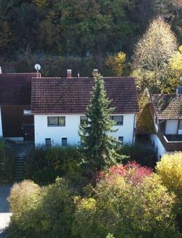 Sanierungsbedürftiges Wohnhaus mit Nebengebäuden + land- und forstwirtschaftlicher Fläche in Kastl - Kastl (Landkreis Amberg-Sulzbach)