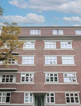 Top angebunden in Winterhude: Bezugsfreie Dachgeschosswohnung in Alsternähe. - Hamburg