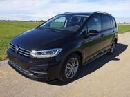 VW Touran, 1.5 TSI R-Line el Hk, Jahr 2024 - Dettingen (Erms)