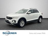 VW T-Roc, 1.0 l TSI Life OPF AppConnect, Jahr 2023 - Wiesbaden