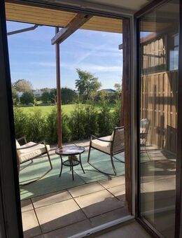 Wohnen am Meer - in top saniertem Bauernhaus Nordsee - Terrassenblick auf eine Obstwiese - - Westerdeichstrich