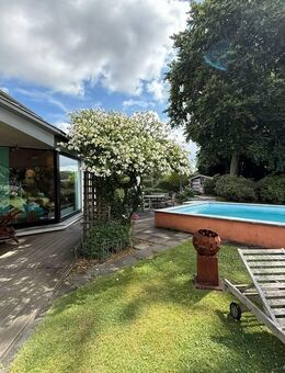 Naturnahes wohnen in einem stilvollen Einfamilienhaus mit Pool in Grefrath - Grefrath (Sport- und Freizeitgemeinde)