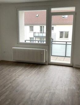 Frisch modernisierte 2-Zimmer-Wohnung mit Balkon - Hannover