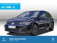 VW Golf, 1.5 l Life eTSI OPF, Jahr 2023 - Böblingen