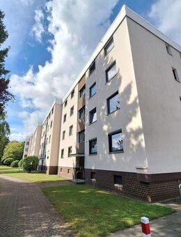 Misburg-Nord: 4-Zimmer-Etagenwohnung mit Balkon und Garage in attraktiver Lage - Hannover