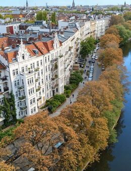 Wohnen in der Belle Étage mit Blick auf den Landwehrkanal: Großzügige 4-Zimmer Wohnung mit Balkon - Berlin