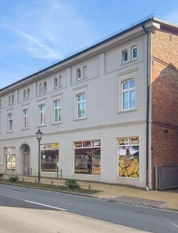 Für Kapitalanleger: Denkmalgeschütztes, vermietetes Mehrfamilienhaus und Gewerbeeinheiten in Dargun - Dargun