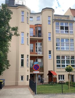7 Zimmer-Altbau-Wohnung in wunderschönem Denkmalobjekt zu vermieten! - Cottbus
