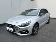 Hyundai i30, 1.5 T-GDi Intro Edition M T LRH RÜCKF, Jahr 2020 - Potsdam