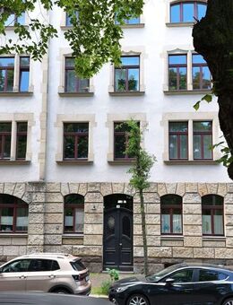 Charmante 2-Raumwohnung in denkmalgeschütztem Mehrfamilienhaus in Stötteritz - Leipzig