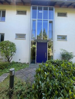 Für Singles! Ruhige, helle 1,5 Zimmer Wohnung mit Garten in Alt Aubing - München