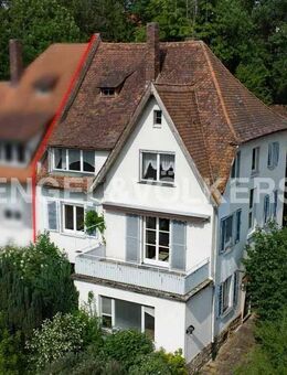 Großzügige Doppelhaushälfte mit vielfältigem Entwicklungsspielraum und zusätzlichem Baugrundstück in begehrter Wohnlage von Schweinfurt - Schweinfurt