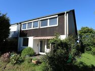 Geräumiges Reihenendhaus mit Garage und Carport in Gifhorn-Süd - Gifhorn