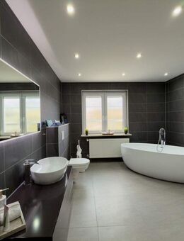 DIE GELEGENHEIT! "Exklusive Doppelhaushälfte mit ca. 181 m² Wohnfläche & Heimkino in Schwandorf" - Schwandorf