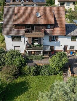 Zweifamilienhaus mit Traum-Ausblick - großer Garten - überdachte Terrasse - 2 Balkone - Murrhardt