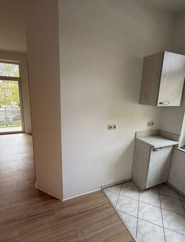 Schöne, kleine 2-Raum-Wohnung mit kleiner EBK und Balkon in Greiz (WE9) - Greiz
