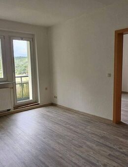 Renovierte 2-Zimmer-Wohnung mit Balkon in Mihla - Mihla