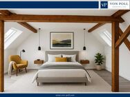 Bezugsfreie 2-Zimmer-Wohnung mit gemütlichem Dachgeschoss und Balkon - Köln