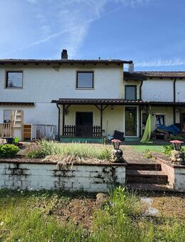 Wohnen in ruhiger Umgebung: Teilweise renovierte Immobilie in Stephansricht zu verkaufen - Sulzbach-Rosenberg