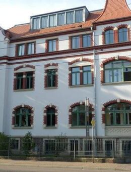 Wohnen mit Büro/Praxis auf einer Etage - Radebeul