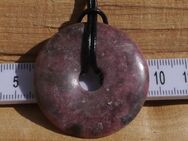 Rhodonit Donut 40mm + Lederband Mineralien 597 - Wiggensbach