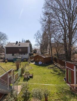 Bezugsfreie 4-Zimmer-Wohnung aktuell aufgeteilt auf 3 Wohneinheiten und ca. 200 m² großem Garten - Vaterstetten