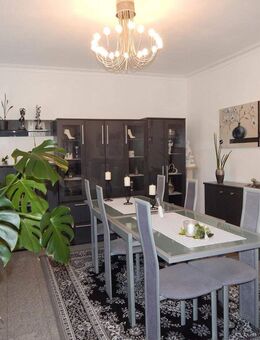 Zweifamilienhaus mit großem Garten und schöner Pergola - Göppingen