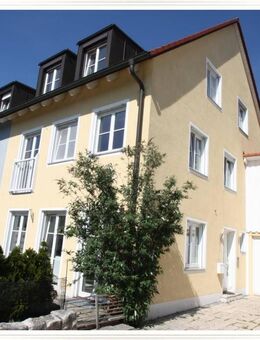 **Provisionsfrei** Attraktive DHH mit viel Platz, EBK, tollem Garten, Gge.+Stpl. Neufahrn (S1) - Neufahrn (Freising)