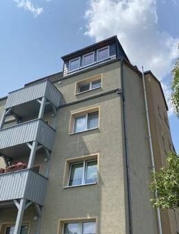 Schöne, gemütliche 2-Raum-Dachgeschoss-Wohnung mit Balkon auf der Wilthener Straße zu vermieten! - Bautzen