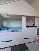 Hausbett Kinderbett 90×200 sehr guter Zustand, 290,-€ VB in 53859