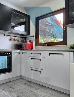 Solide Kapitalanlage oder Ihr neues Zuhause? Dieses Haus kann beides! - Leonberg (Baden-Württemberg)