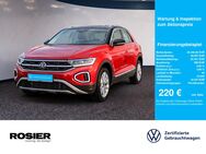 VW T-Roc, 1.5 l TSI Style, Jahr 2023 - Menden (Sauerland)