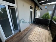 Geräumige, derzeit renovierte 5-Zimmer Altstadtwohnung mit großem Balkon, Vollbad, Abstellraum - Parchim