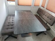 Tisch mit 2teile Sitzbank - Plauen Zentrum
