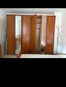 Kleiderschrank 3 Meter aus massivem Holz - Köln