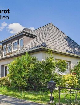 Charme & Komfort: Saniertes Haus mit Stuckdecken, neuwertiger Küche & Einlieger-Option in Holtland - Holtland