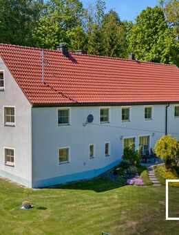 Exklusives Anwesen in Alleinlage - Ein modernes Zweifamilienhaus auf 2.471m² großem Grundstück - Arzberg (Bayern)