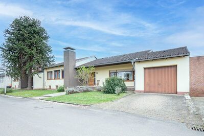 Gemütlicher Bungalow mit Garten und Garage in Top-Lage von Heinsberg - Karken!