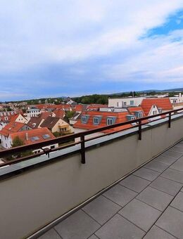 Kapitalanlage: neu renoviert, super zentral mit Aufzug, Dachterrasse und Stellplatz - Ditzingen