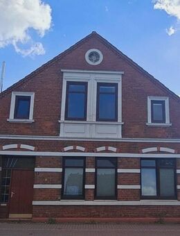 Teilsaniertes Wohnhaus mit 2 Wohneinheiten in zentraler Lage am Lienaupark - Neustadt (Holstein)