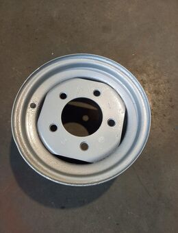 Claas Markant Presse rechte Felge 12 Zoll - Büdingen